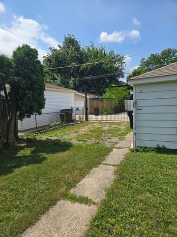 2106 S 22nd Avenue, Broadview, IL 60155