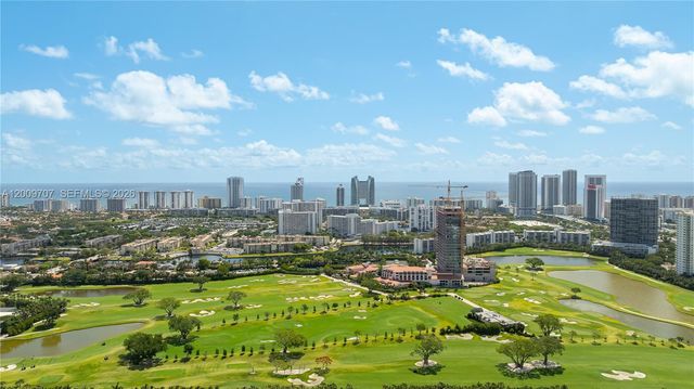 906 NE 5th St, Hallandale Beach, FL 33009