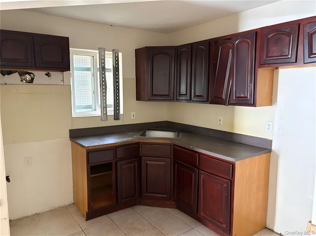 13624 220th Street, Springfield Gardens, NY 11413