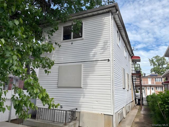 13624 220th Street, Springfield Gardens, NY 11413