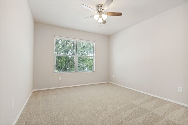 228 Great Plains Avenue, Dallas, TX 75241