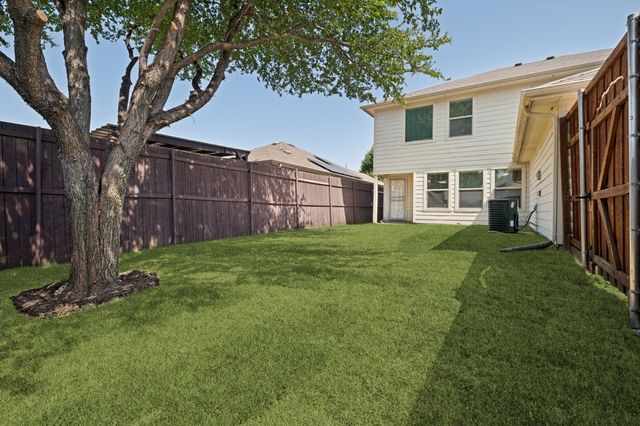 228 Great Plains Avenue, Dallas, TX 75241