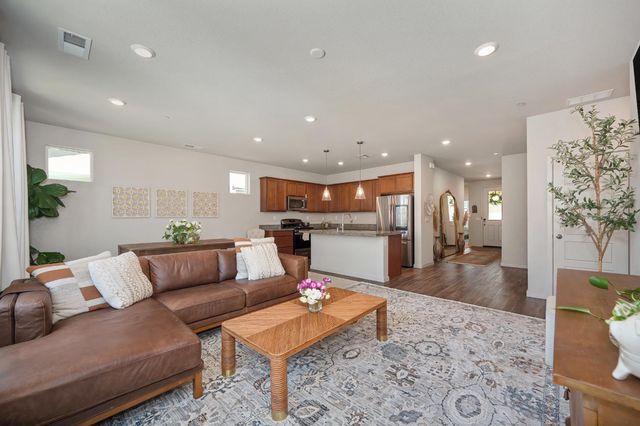 4236 Roanne Way, Rancho Cordova, CA 95742