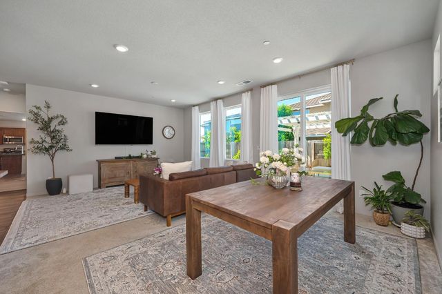 4236 Roanne Way, Rancho Cordova, CA 95742