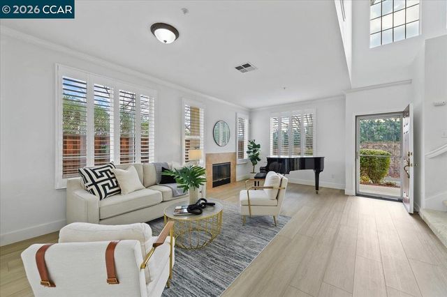 7323 Croy Ln, Dublin, CA 94568