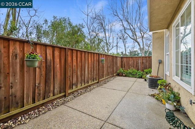 7323 Croy Ln, Dublin, CA 94568