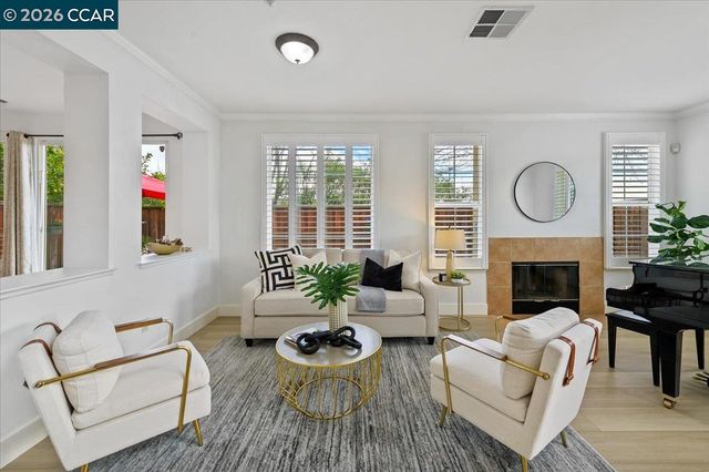 7323 Croy Ln, Dublin, CA 94568