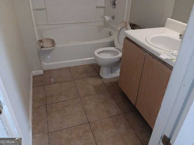 3229 Fairington Drive, Lithonia, GA 30038