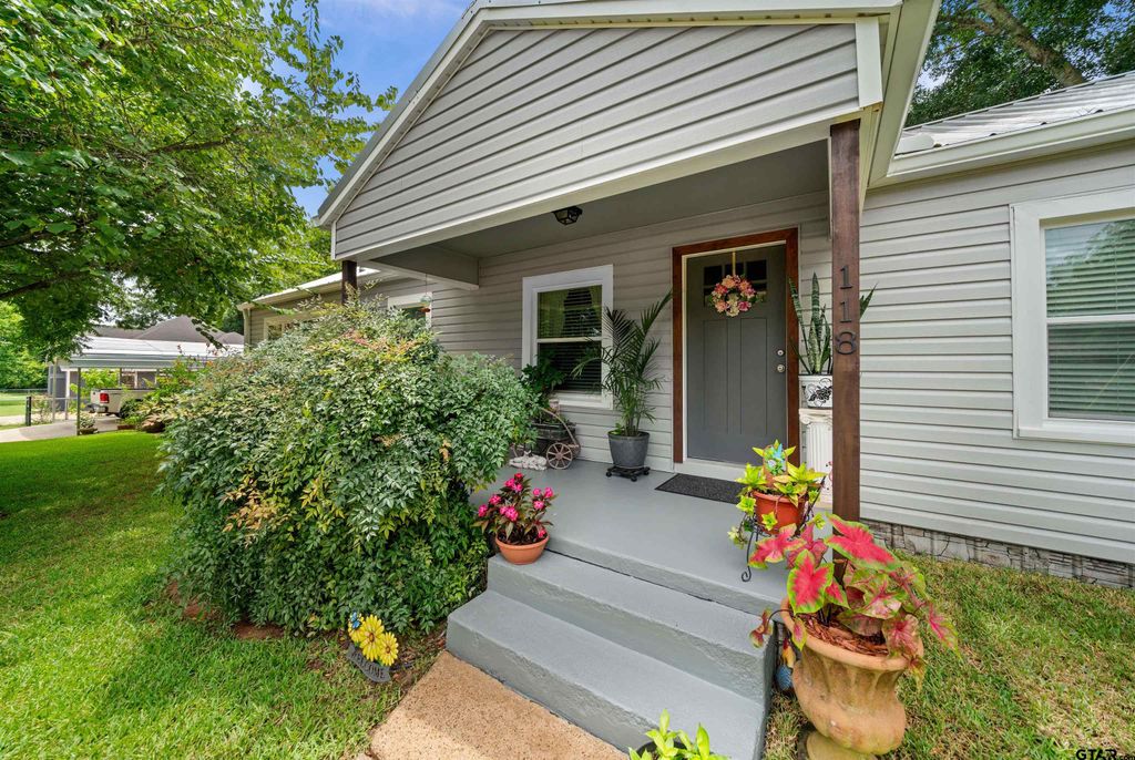 118 W Carolina Street, Palestine, TX 75801