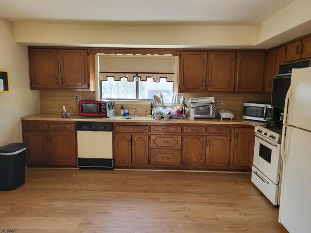 139 Webster Dr, Wayne Twp., NJ 07470