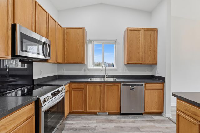 42122 Richmond Drive, Van Buren Twp, MI 48111