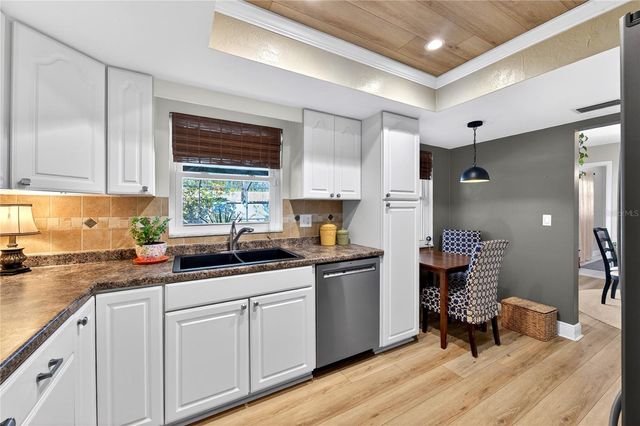 13961 86TH AVENUE, Seminole, FL 33776