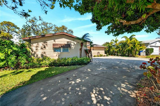 13961 86TH AVENUE, Seminole, FL 33776