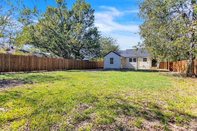 904 N Virginia Street, Terrell, TX 75160