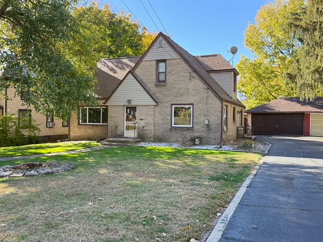 815 N Brinton Avenue, Dixon, IL 61021