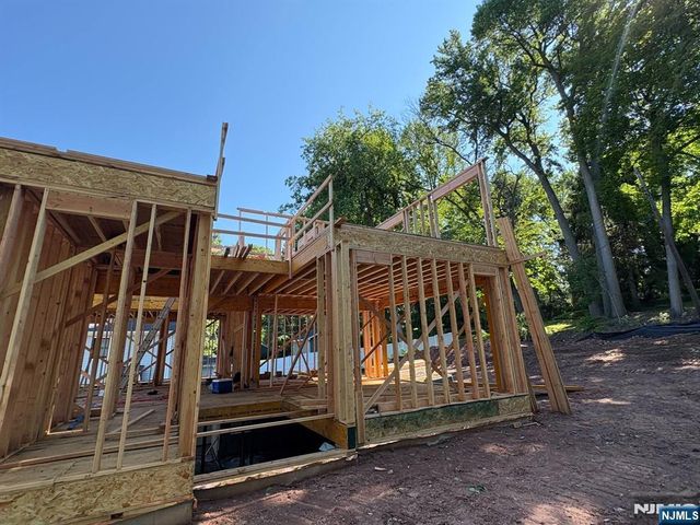25 Merrifield Way, Cresskill, NJ 07626