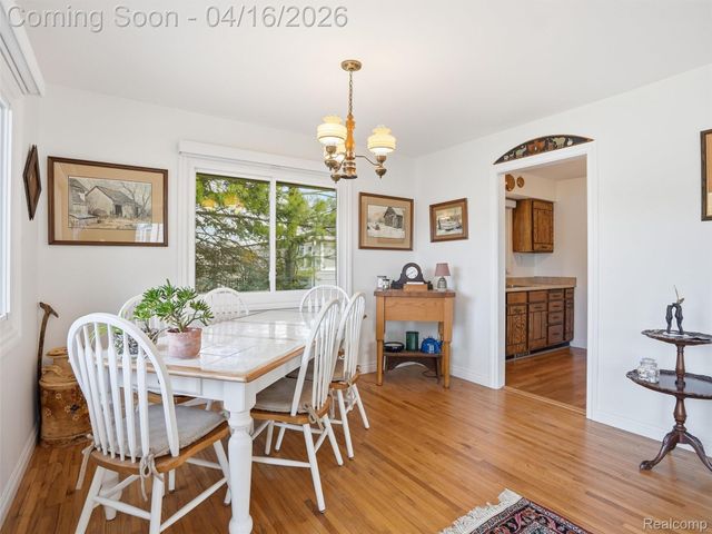 329 Lansing Drive, Waterford Charter Township, MI 48328