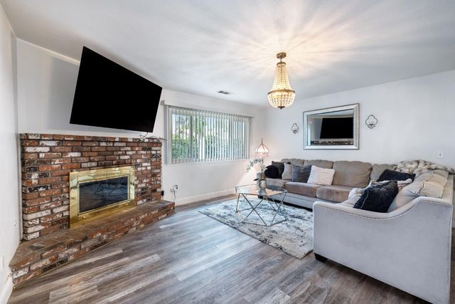 4091 N Katy Avenue, Fresno, CA 93722