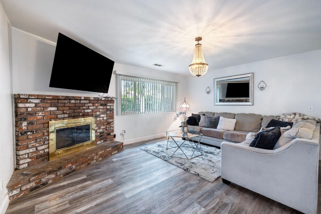 Image 10 of property listing at 4091 N Katy Avenue, Fresno, CA 93722
