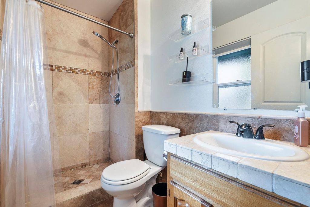 Image 29 of property listing at 4091 N Katy Avenue, Fresno, CA 93722