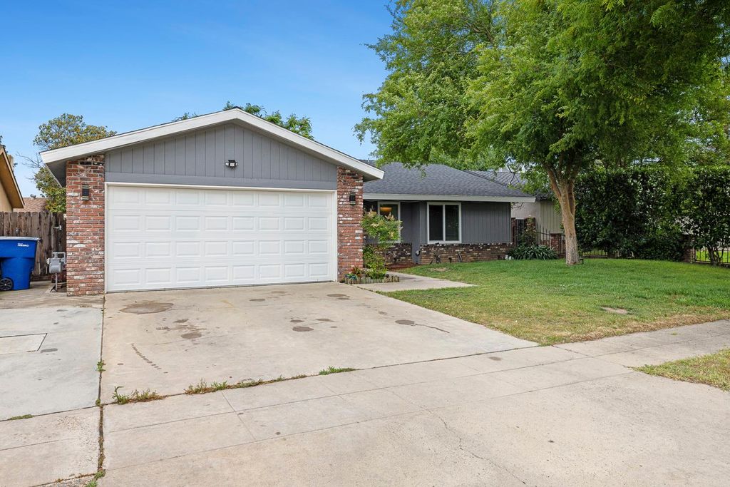 Image 3 of property listing at 4091 N Katy Avenue, Fresno, CA 93722