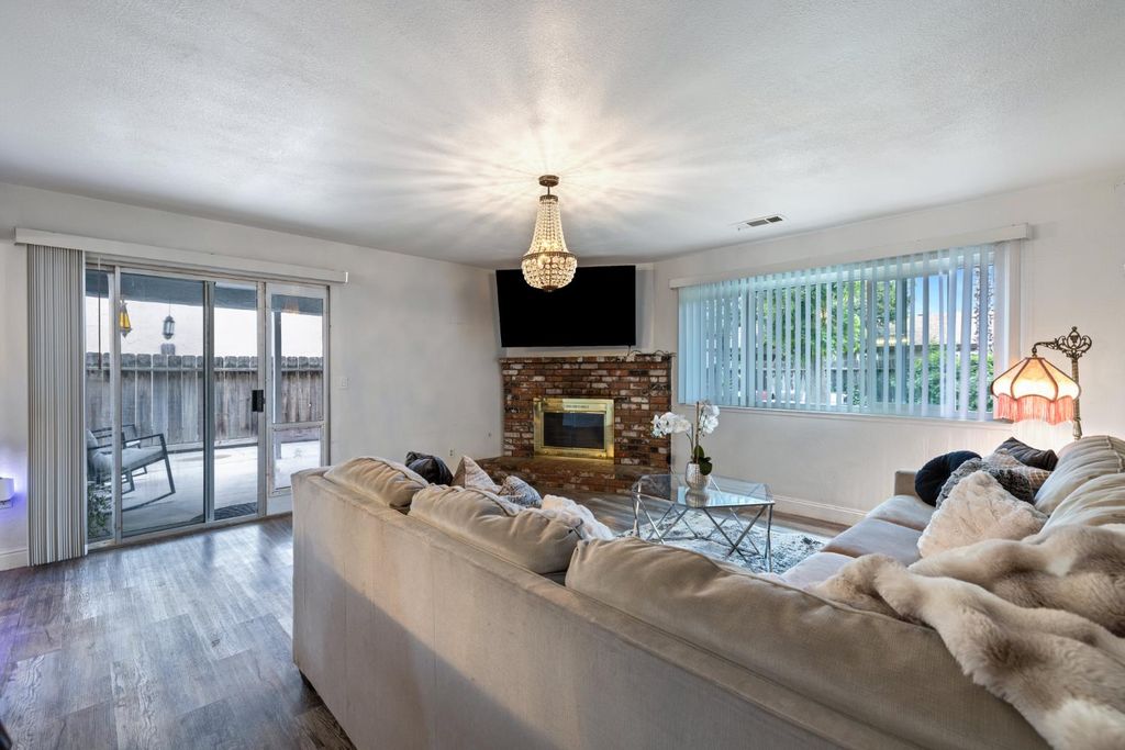 Image 9 of property listing at 4091 N Katy Avenue, Fresno, CA 93722
