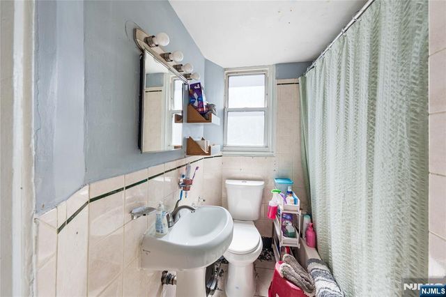 1460 Clinton Avenue, Irvington, NJ 07111