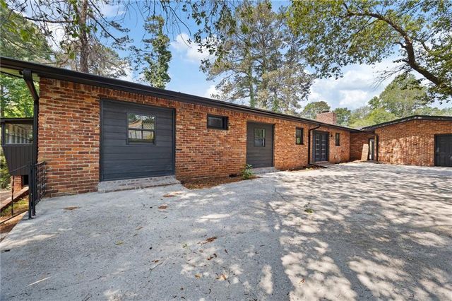 3721 Greentree Farms Drive, Decatur, GA 30034