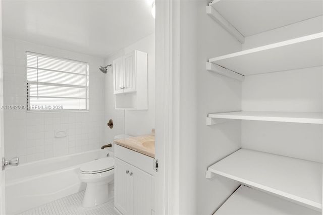 7777 SW 86th St F1-310, Miami, FL 33143