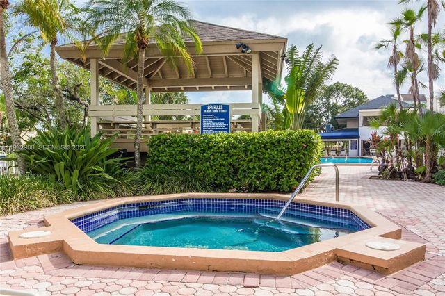 7777 SW 86th St F1-310, Miami, FL 33143