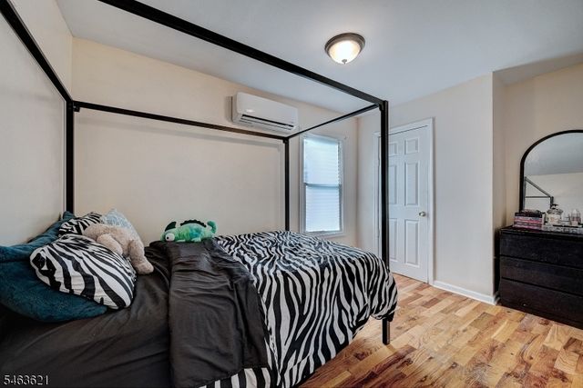 64 Norwood St, Newark City, NJ 07106