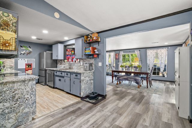 1959 Meadow Glen, Grants Pass, OR 97527