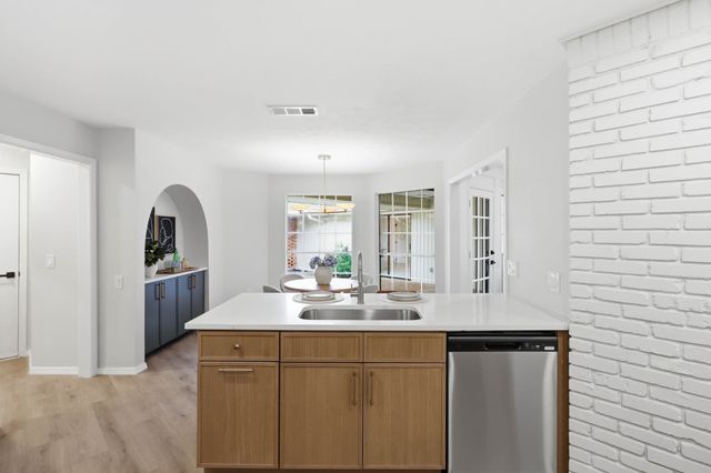 527 Tiffany Trail, Richardson, TX 75081