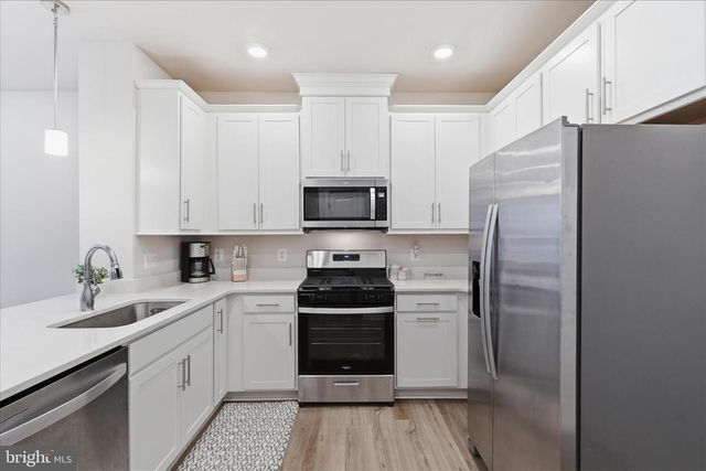 20809 WOOD QUAY DR, Sterling, VA 20166