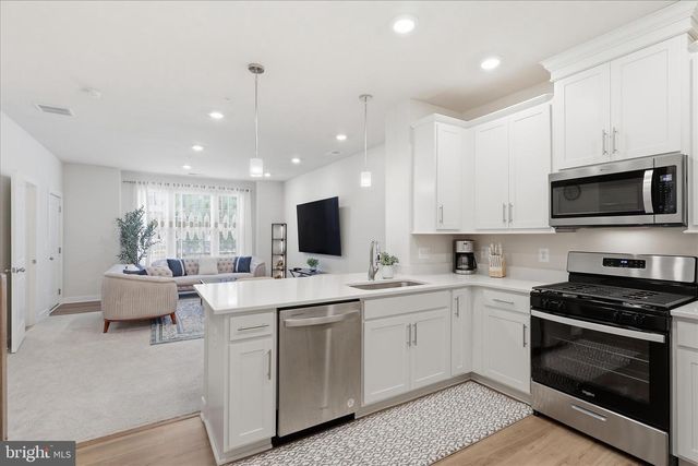 20809 WOOD QUAY DR, Sterling, VA 20166