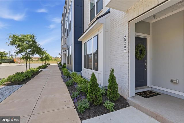 20809 WOOD QUAY DR, Sterling, VA 20166