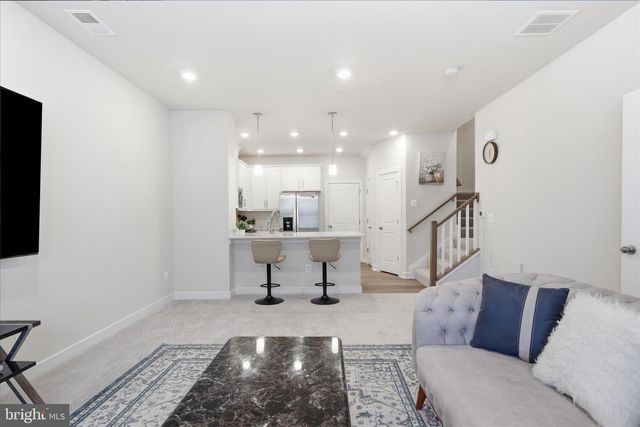 20809 WOOD QUAY DR, Sterling, VA 20166