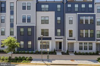 20809 WOOD QUAY DR, Sterling, VA 20166