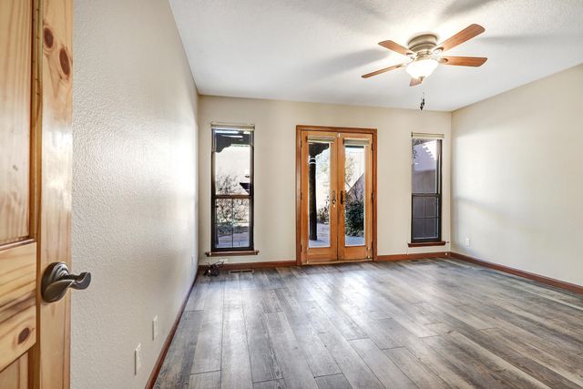 1 Santa Clara Trail, Corrales, NM 87048