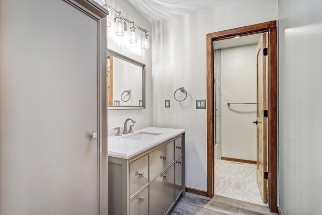 1 Santa Clara Trail, Corrales, NM 87048