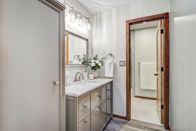 1 Santa Clara Trail, Corrales, NM 87048