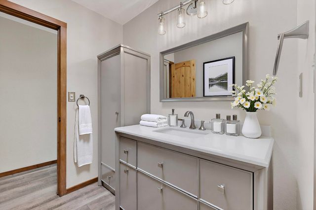 1 Santa Clara Trail, Corrales, NM 87048