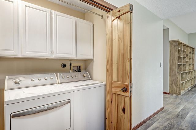 1 Santa Clara Trail, Corrales, NM 87048