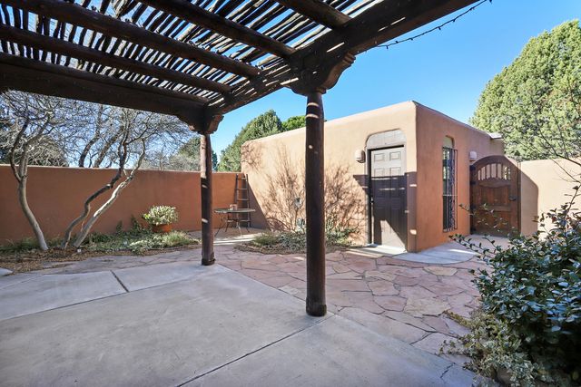 1 Santa Clara Trail, Corrales, NM 87048