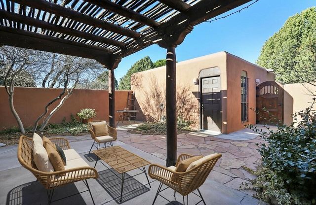 1 Santa Clara Trail, Corrales, NM 87048