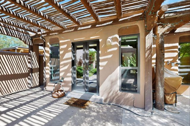 1 Santa Clara Trail, Corrales, NM 87048