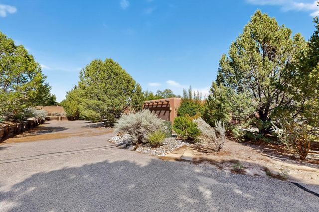 1 Santa Clara Trail, Corrales, NM 87048