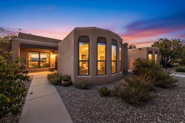 1 Santa Clara Trail, Corrales, NM 87048