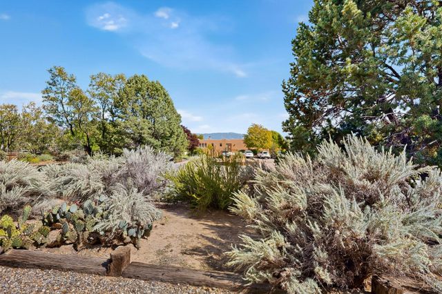 1 Santa Clara Trail, Corrales, NM 87048