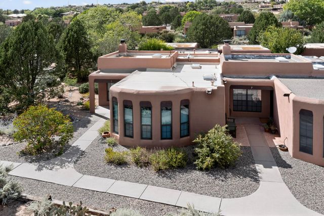 1 Santa Clara Trail, Corrales, NM 87048